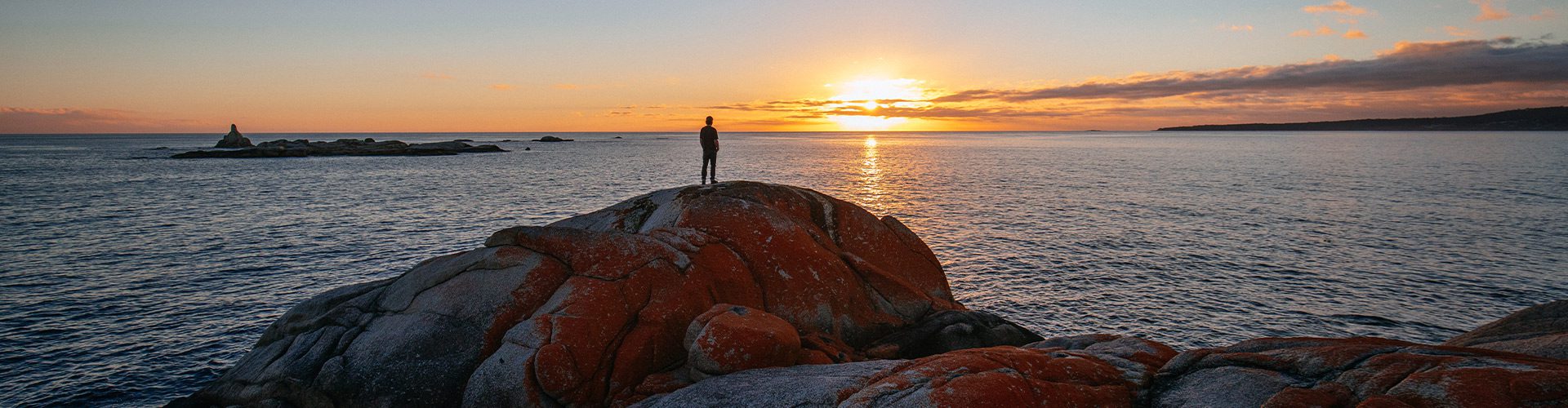 Walk Tasmania's Bay of Fires. Australia